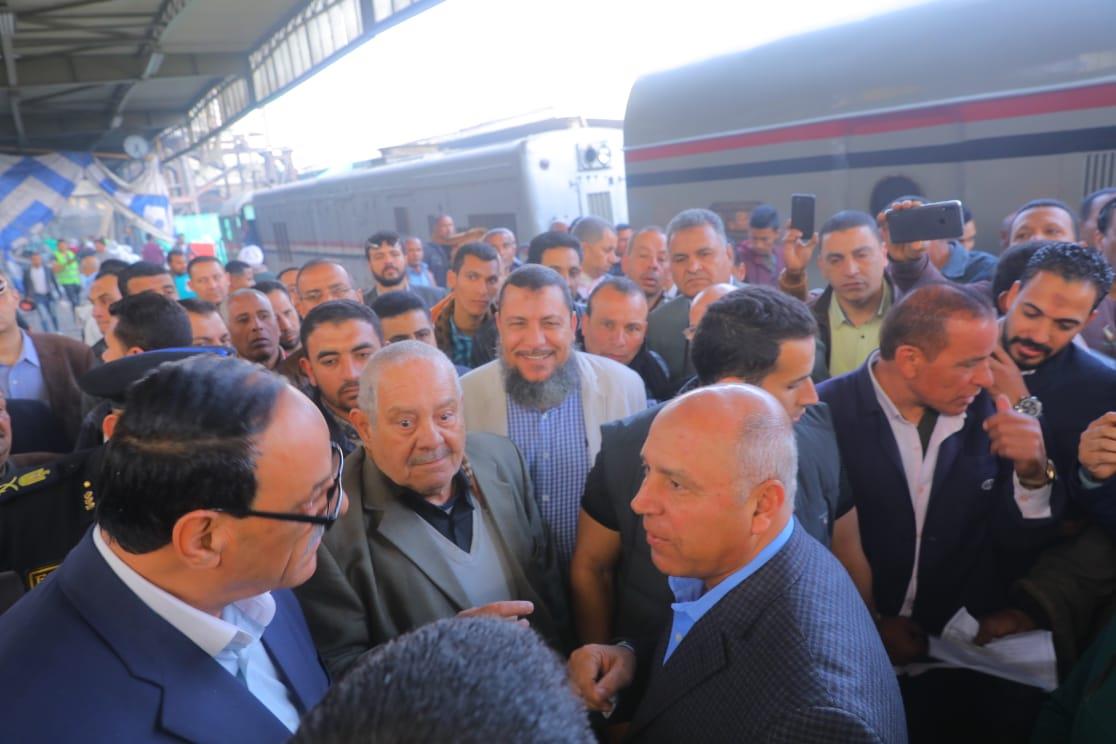 الفريق كامل الوزير يزور محطة مصر (2)
