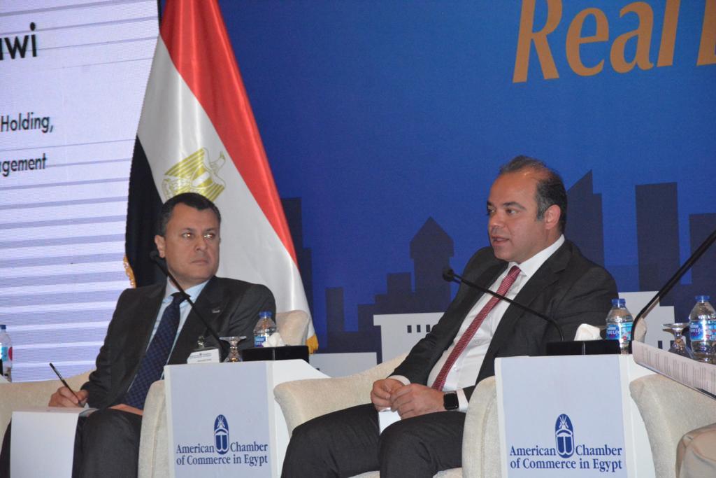 رئيس البورصة في مؤتمر الغرفة الأمريكية الارتقاء بصناعة العقارات بمصر (2)