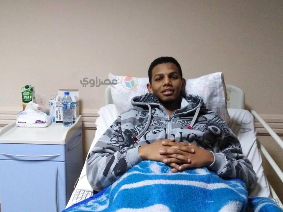 الصديق المتبرع محمود عبد الله يتحدث لمصراوي في مستشفى المواساة الجامعي (1)