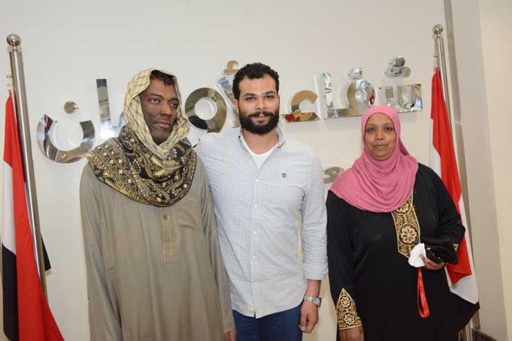 أحمد عبدالله محمود في زيارة لمستشفى شفاء الأورمان