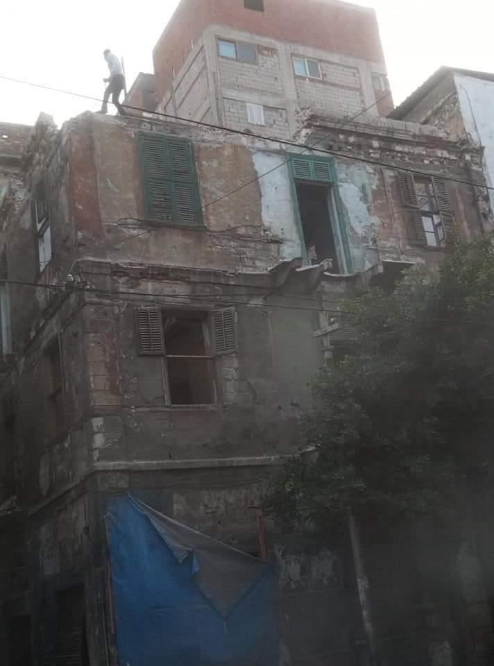 انهيار أجزاء من عقار في الإسكندرية (3)