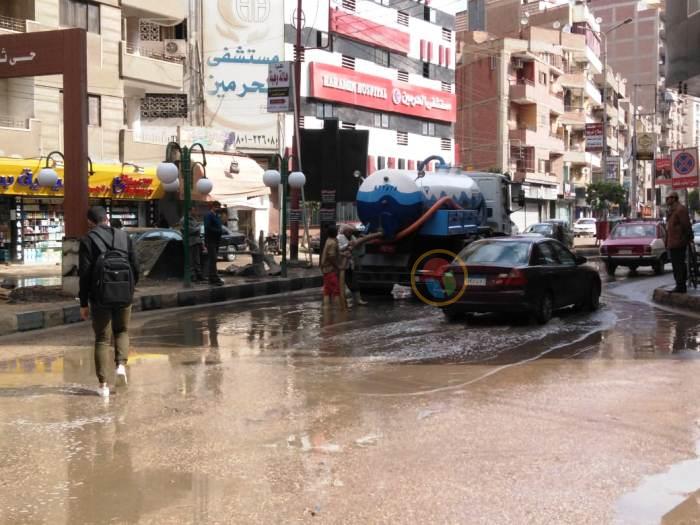 أعمال شفط مياه الأمطار من الشوارع والميادين (1)