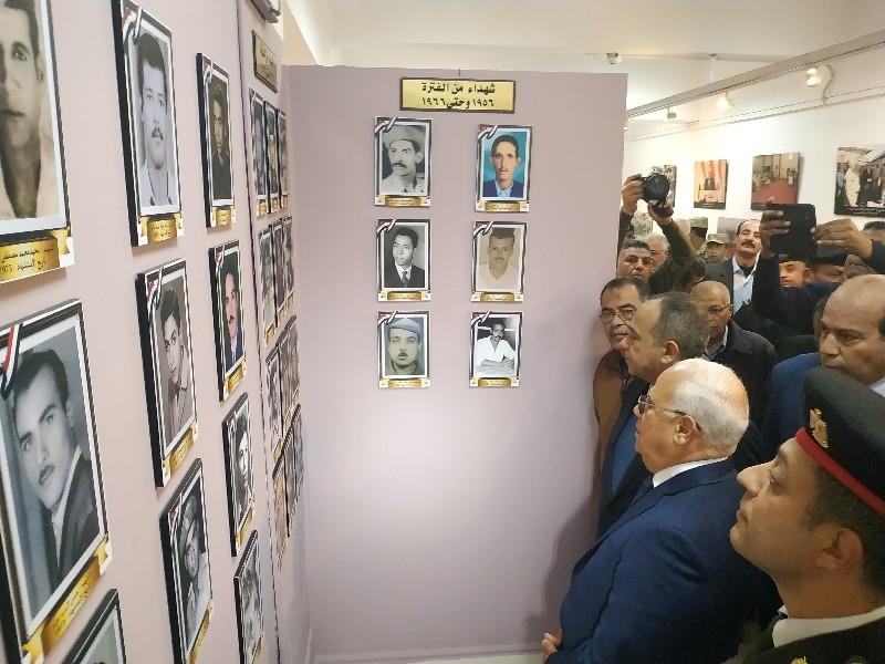محافظ بورسعيد يتفقد متحف النصر