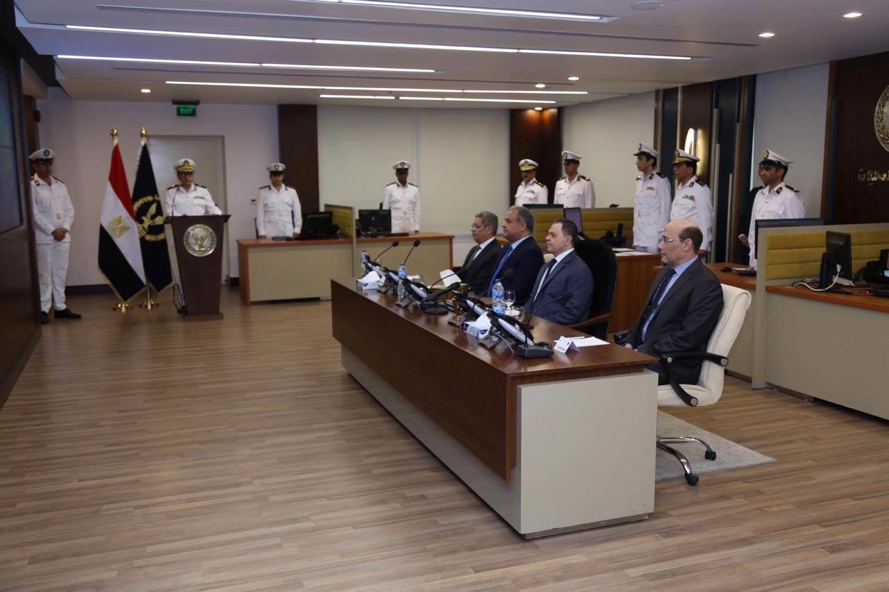 ‏وزير الداخلية يتابع مع مديري الأمن إجراءات تأمين الاستفتاء  (1)