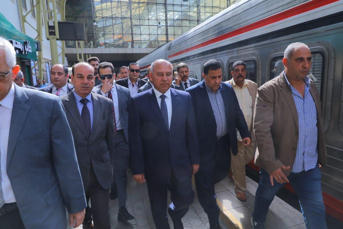  كامل الوزير في محطة مصر 