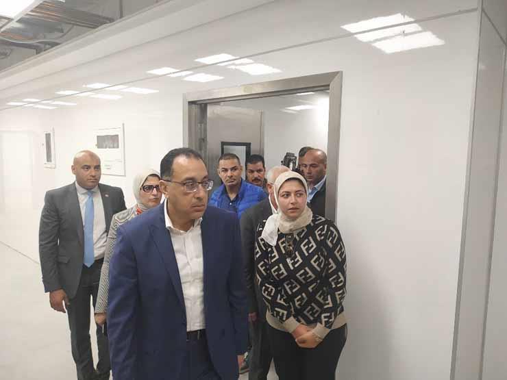 رئيس الوزراء يتفقد مستشفى النصر في بورسعيد