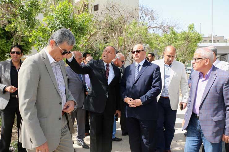 محافظ العاصمة يتفقد أعمال التطوير بمحيط استاد القاهرة (1)