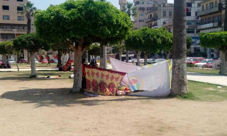 توافد مواطنون علي حدائق بورسعيد٢
