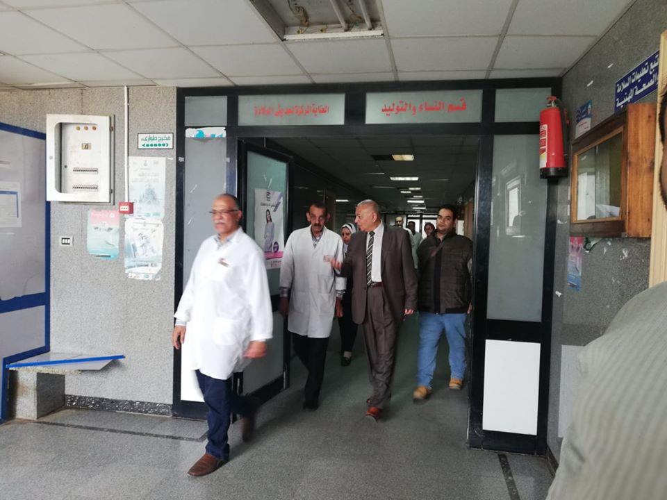 وكيل وزارة الصحة في زيارة مفاجئة لمستشفى أبو قير العام (1)