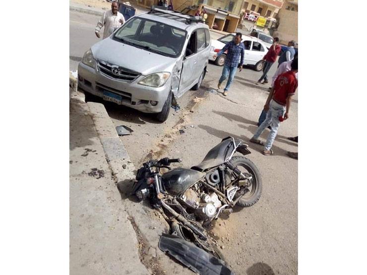 تصادم بين سيارة ودراجة بخارية بالشرقية (1)