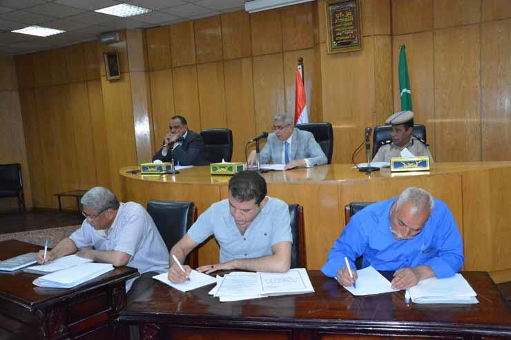 اجتماع المجلس التنفيذي لمحافظة المنيا (1)