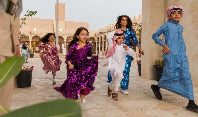 ليلة قريش وسباحة الينابيع..السعوديون يحيون الاحتفالات القديمة بشهر رمضان ليلة قريش وسباحة الينابيع..السعوديون يحيون الاحتفالات القديمة بشهر رمضان