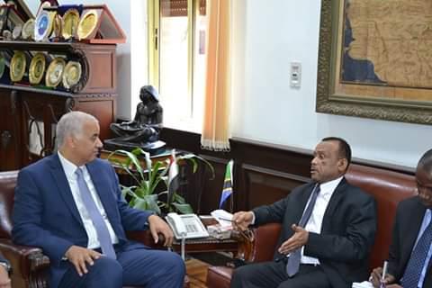 سفير تنزانيا خلال زيارته لجامعة الإسكندرية (1)