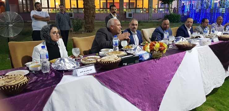 محافظ الوادي الجديد يشارك في إفطار جماعي لقيادات المحافظة (1)