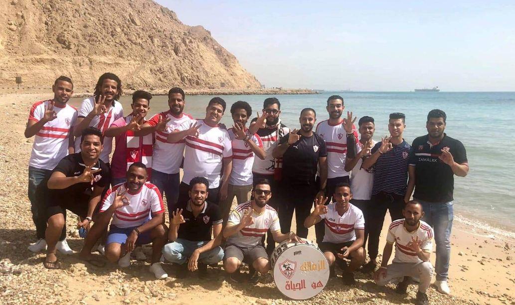 جماهير الزمالك في الطريق لبرج العرب (1)