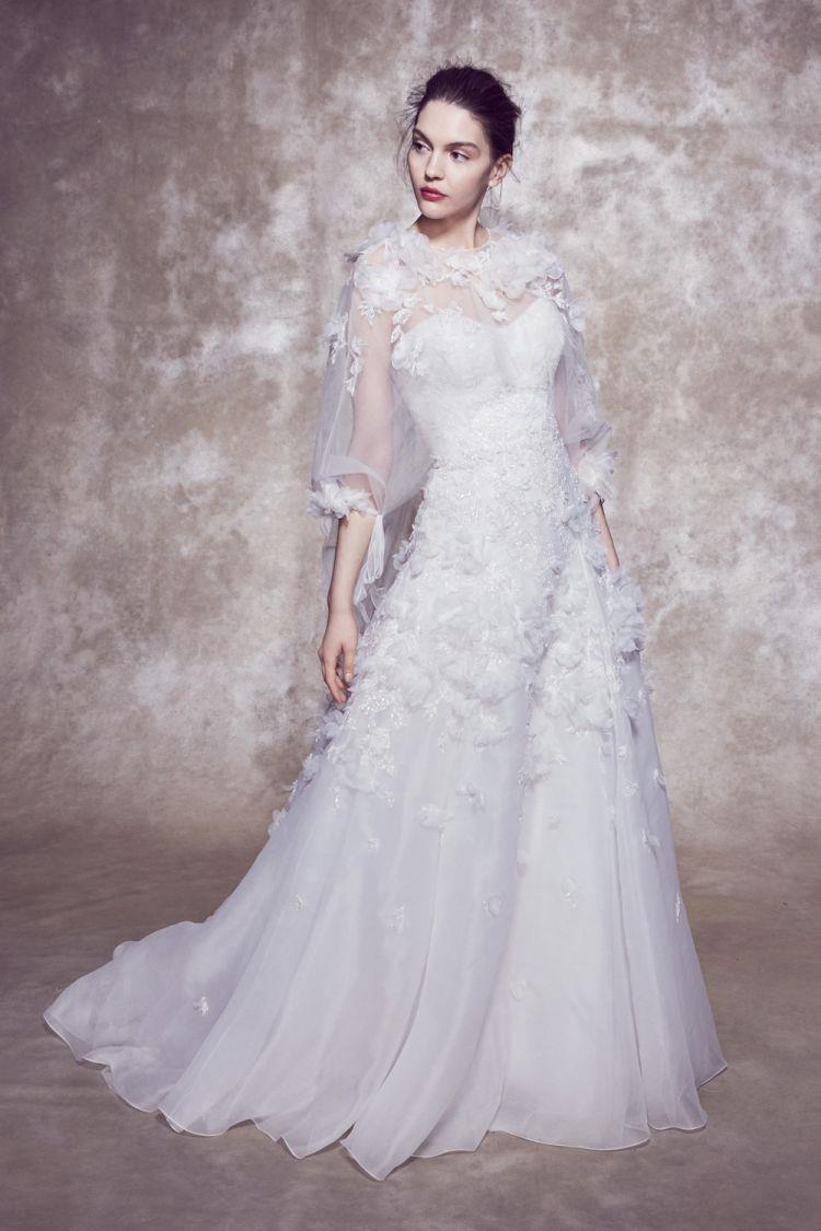 14 فستاناً خلاباً للعروس الرومانسيّة من مجموعات ربيع 2020 (1)