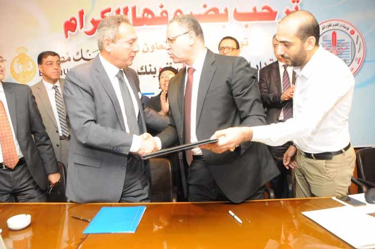 مؤسسة دار التحرير توقع عقد تسوية مديونيتها لبنك مصر ​ (1)