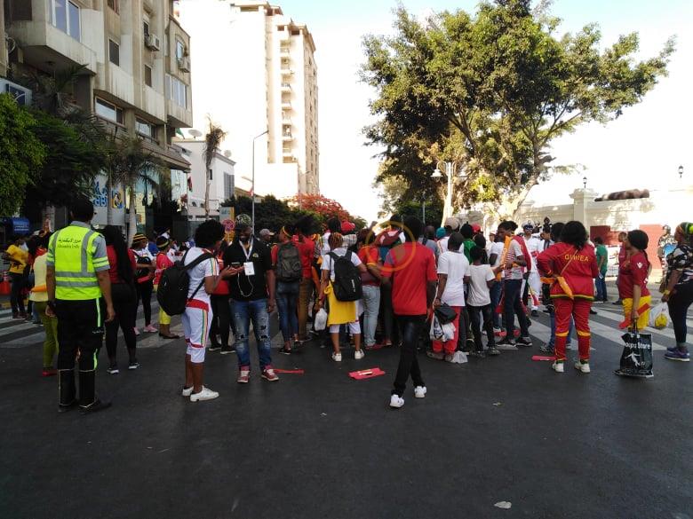 جماهير غينيا تؤازر منتخبها بستاد الإسكندرية الدولي (4)