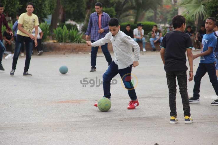 احتفال المصريين بالعيد في حديقة الفسطاط (3)