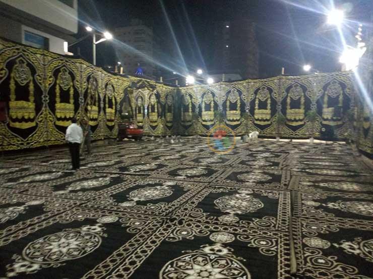 الانتهاء من فرش ساحات صلاة العيد