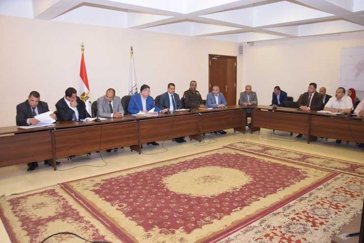 اجتماع اللجنة العليا بديوان عام محافظة بني سويف (2)