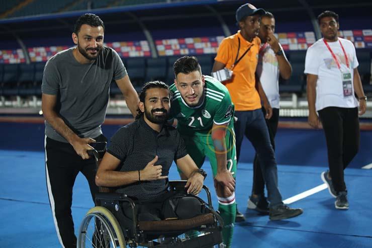 لاعب مصري سابق جاء لتشجيع الجزائر (5)