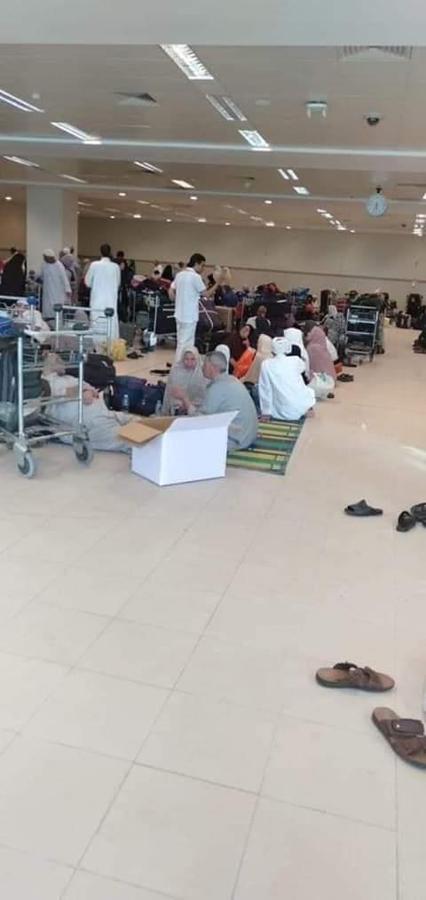 الحجاج المصريين في مطار جدة السعودي (1)