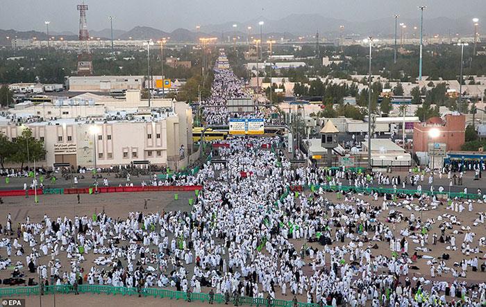 اليوم.. عودة أول أفواج حجاج الجمعيات الأهلية إلى مصر اليوم.. عودة أول أفواج حجاج الجمعيات الأهلية إلى مصر