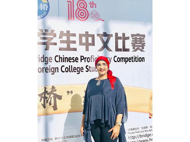 طالبة بجامعة القاهرة تحصد لقب أفريقيا في مسابقة جسر اللغة الصينية (1)