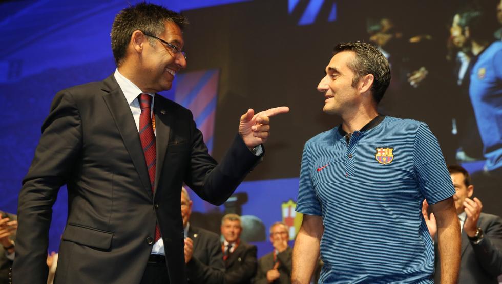"المدرب الذي نريده".. لماذا يصّر برشلونة على استمرار فالفيردي؟ "المدرب الذي نريده".. لماذا يصّر برشلونة على استمرار فالفيردي؟