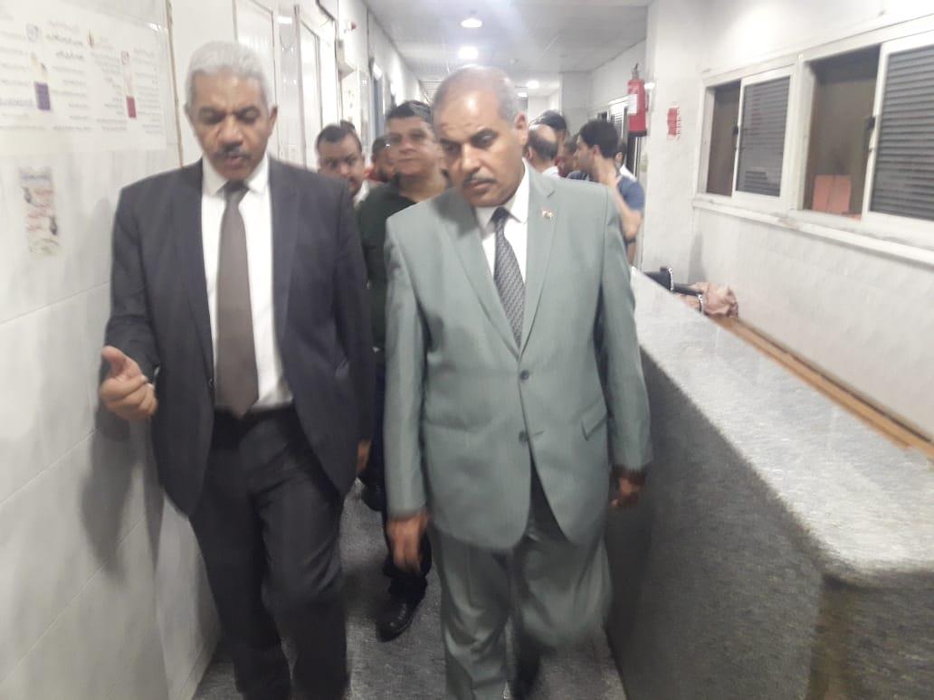 رئيس جامعة الأزهر يتفقد مستشفى الحسين (1)