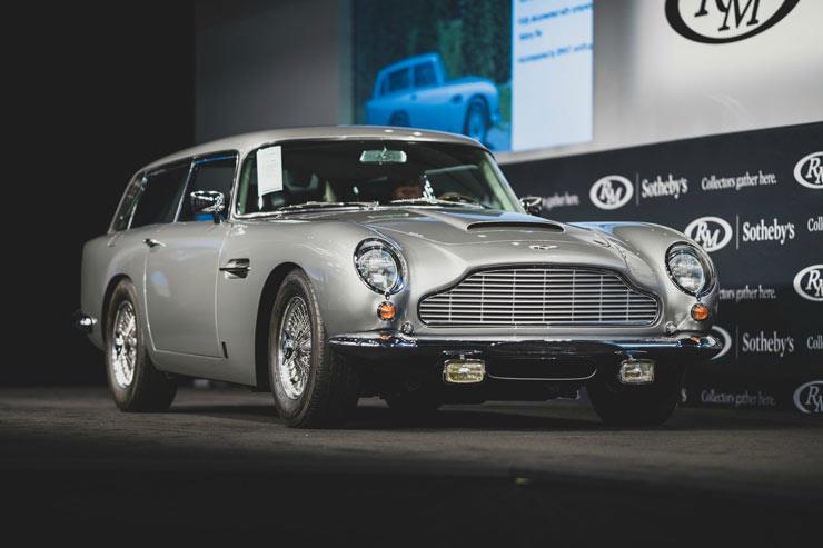 Aston Martin DB5 موديل 1965