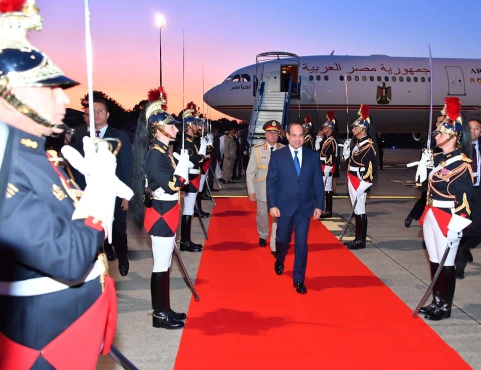 الرئيس السيسي يصل إلى فرنسا للمشاركة في قمة مجموعة السبع (2)