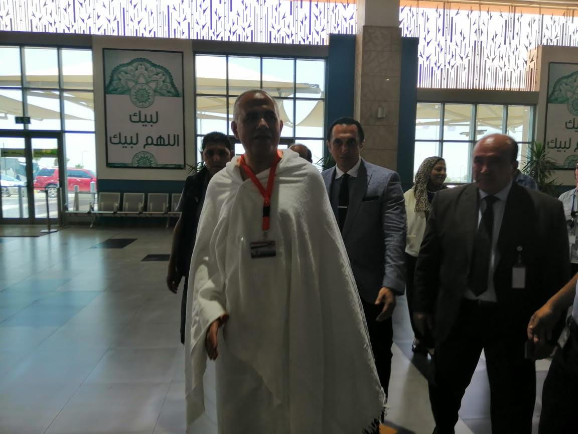 السفير السعودي بالقاهرة يودع رئيس بعثة الحج الرسمية (2)