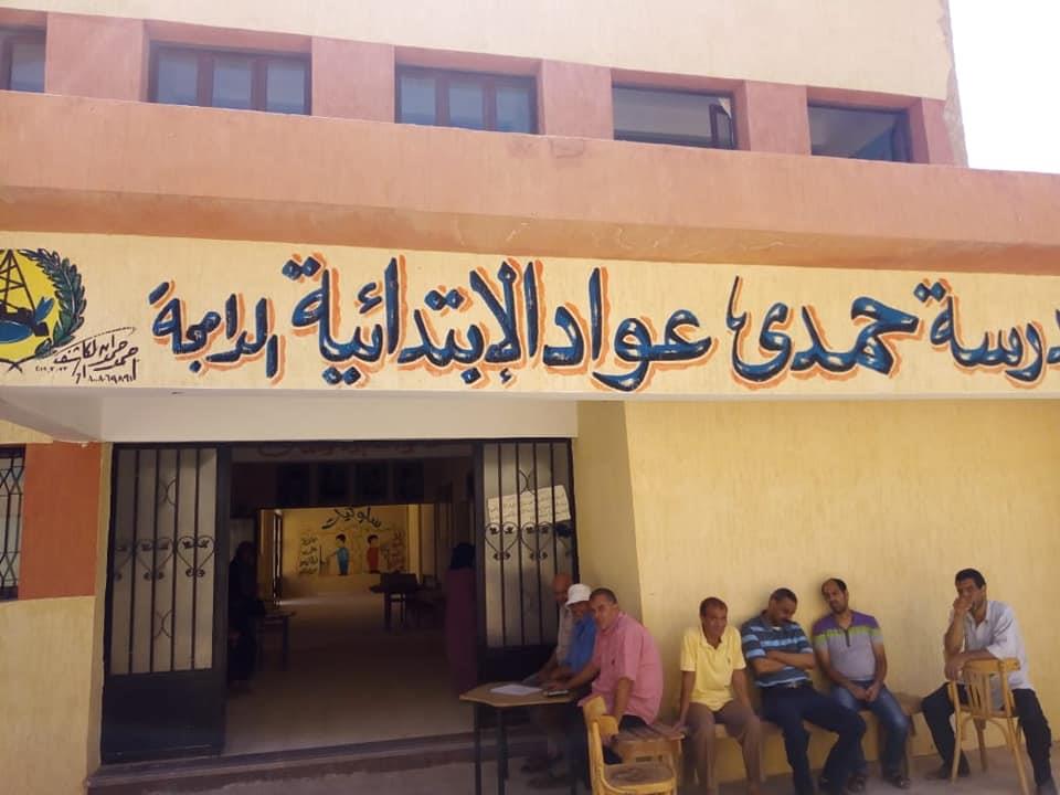 محافظ شمال سيناء يعفي الطلاب من المصروفات الدراسية  (2)