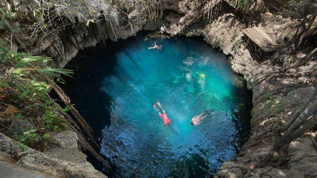 حفر مائية شهيرة في المكسيك.. بي بي سي