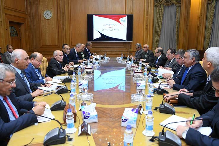 اجتماع اللجنة الوزارية للإنتاج (2)