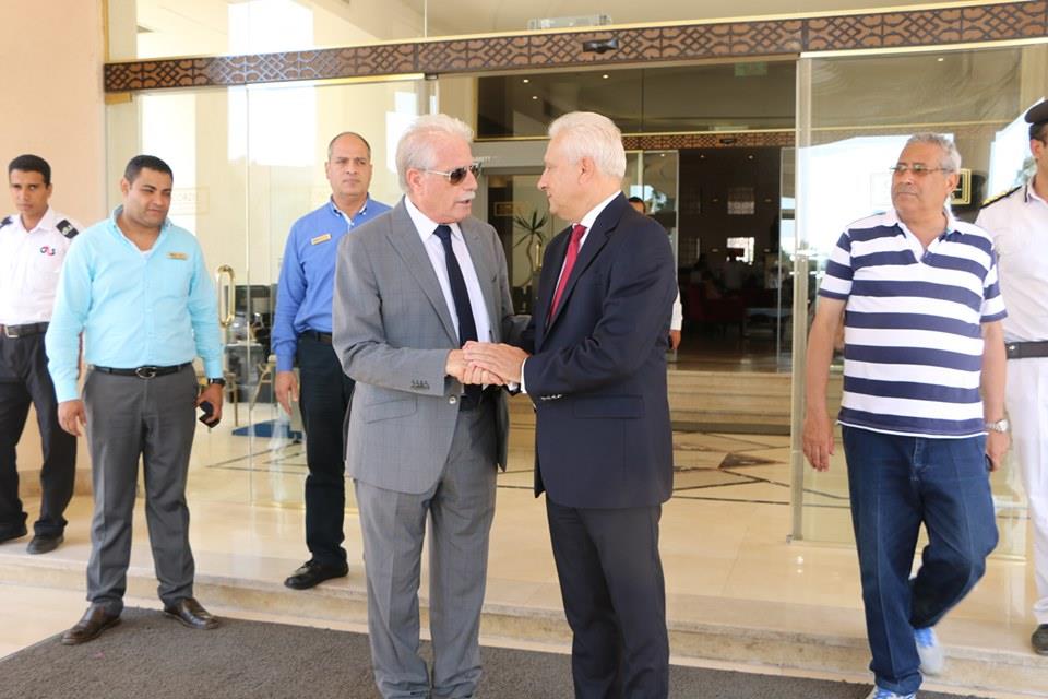 محافظ جنوب سيناء يلتقي سفير دولة بيلا روسيا (1)