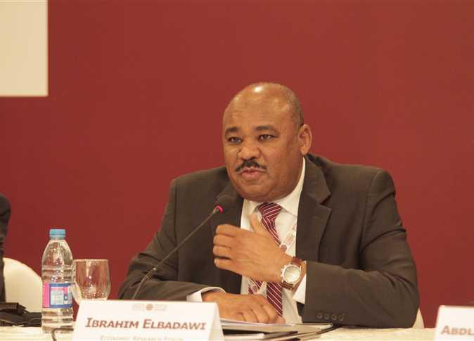 وزير المالية السوداني : الاقتصاد مأزوم منذ انفصال الجنوب وزير المالية السوداني : الاقتصاد مأزوم منذ انفصال الجنوب