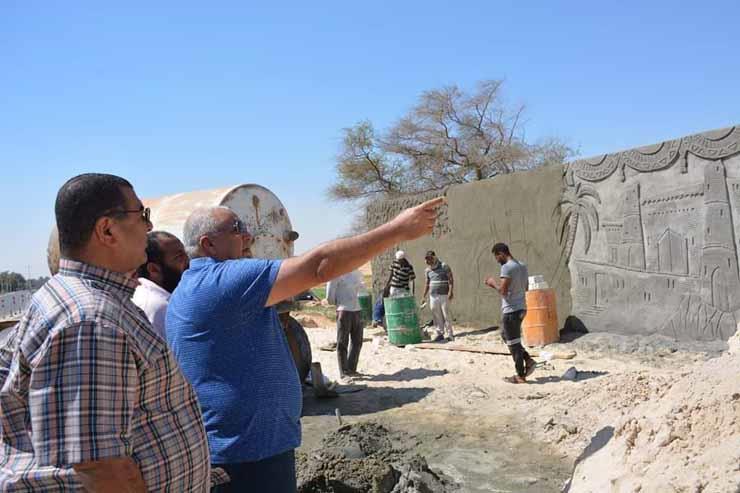 محافظ الوادي الجديد يوجه برفع كفاءة حديقة المطار (1)