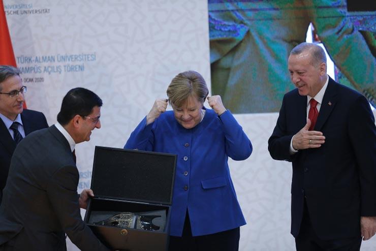 الرئيس التركي مع المستشارة الألمانية