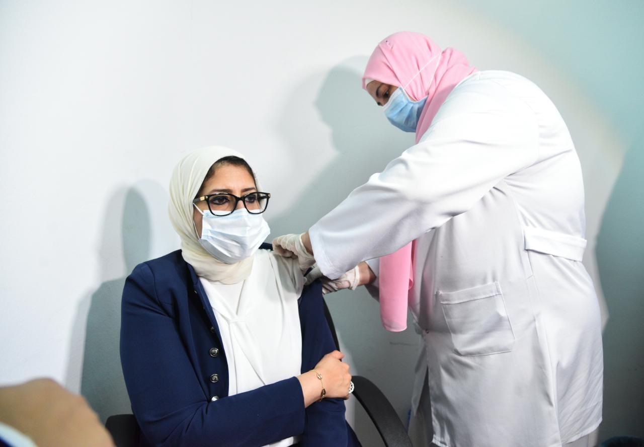 وزيرة الصحة تتلقى الجرعة الثانية للقاح فيروس كورونا