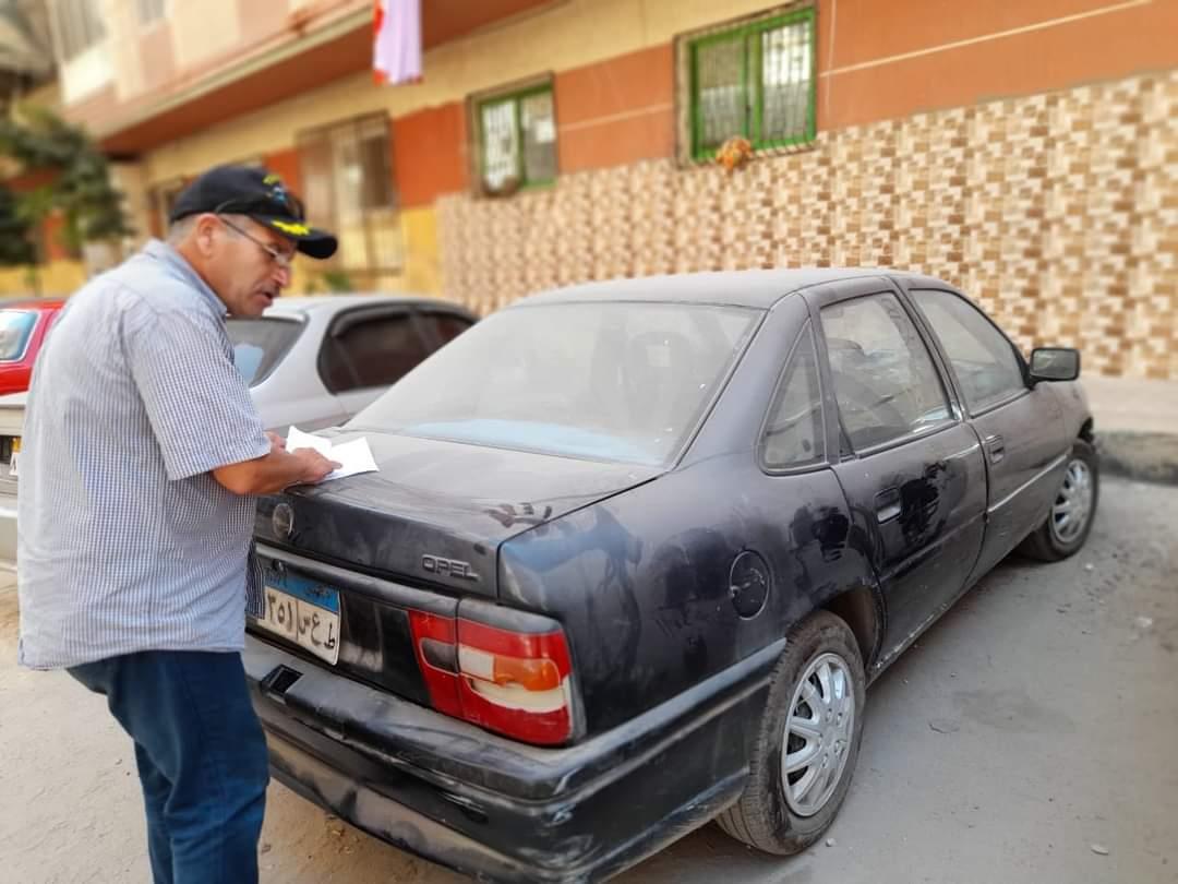 حملات لرصد السيارات المتهالكة بشوارع بورسعيد