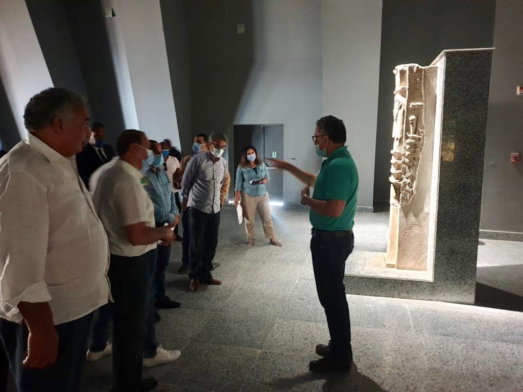 وزير السياحة يتفقد متحف آثار شرم الشيخ
