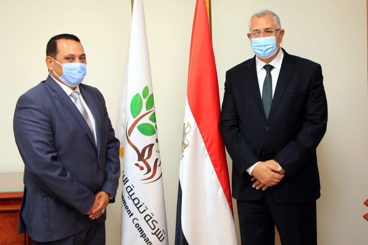 وزير الزراعة يبحث مع رئيس "الريف المصرى" دعم مشروع المليون ونصف المليون فدان