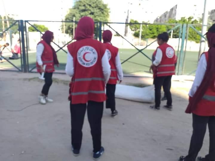 الهلال الأحمر بمعسكر إغاثة المتضررين من ميل عقار بالإسكندرية