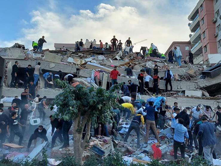 ارتفاع حصيلة ضحايا زلزال إزمير التركية إلى 109 قتلى