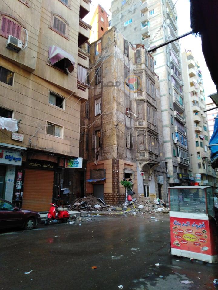 انهيار عقار الجمرك في الإسكندرية