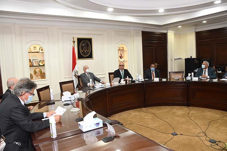 اجتماع وزير الإسكان ومحافظ جنوب سيناء 