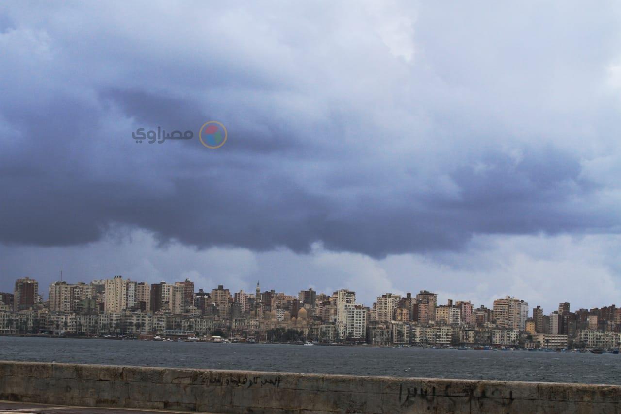 أمطار وسحب كثيفة بالإسكندرية 